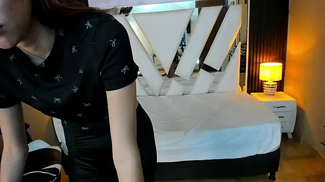 Linda4Petite online show from February 9, 6:01 pm