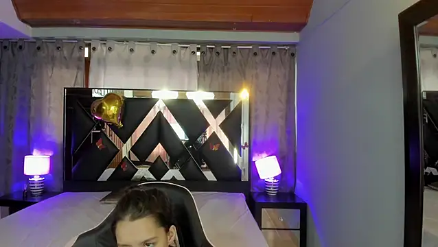 Snapshot of Linda4Petite chatting on June 12, 6:29 pm Linda4Petite online show from June 12, 6:29 pm