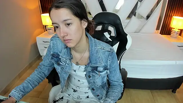 Linda4Petite online show from July 19, 1:15 pm
