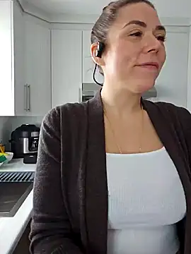 Ellie-L-Elizabeth online show from January 20, 3:07 pm