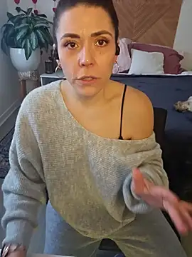 Ellie-L-Elizabeth online show from February 19, 6:59 pm