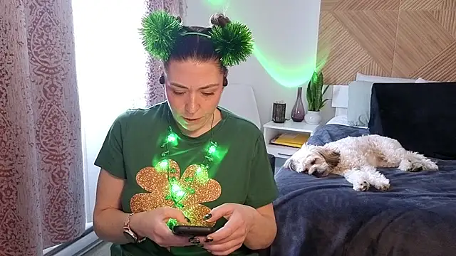 Ellie-L-Elizabeth online show from March 17, 6:11 pm