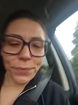 Ellie-L-Elizabeth online show from April 29, 1:04 pm