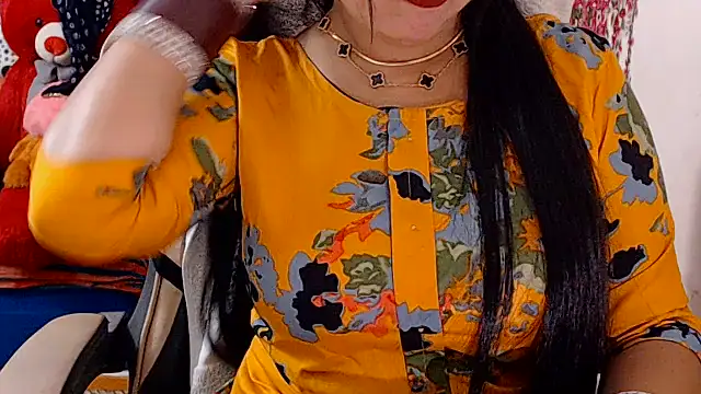 Snapshot of Naughty_Kashish chatting on June 25, 6:29 am Naughty Kashish online show from June 25, 6:29 am