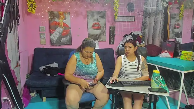 Snapshot of lesbiancuple chatting on June 11, 12:14 pm lesbiancuple online show from June 11, 12:14 pm