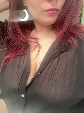 LunaMoongirl online show from January 9, 1:35 pm