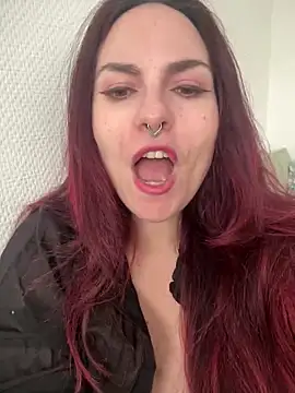 LunaMoongirl online show from February 26, 3:30 pm