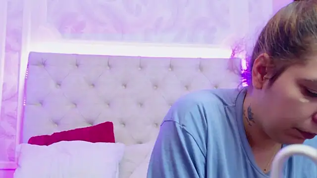 KarinaNoir online show from January 16, 5:00 am