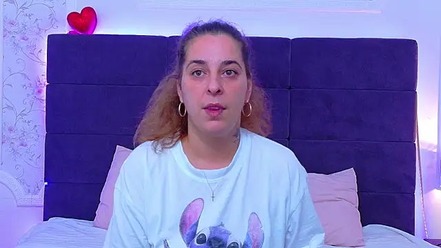 Snapshot of KarinaNoir chatting on July 13, 3:53 am KarinaNoir online show from July 13, 3:53 am