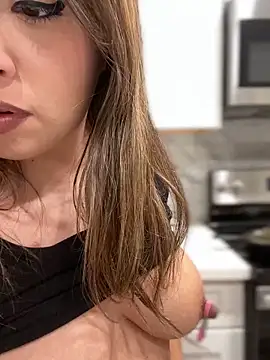 AriannaPena online show from February 27, 5:24 am