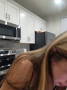 AriannaPena online show from March 14, 7:04 am