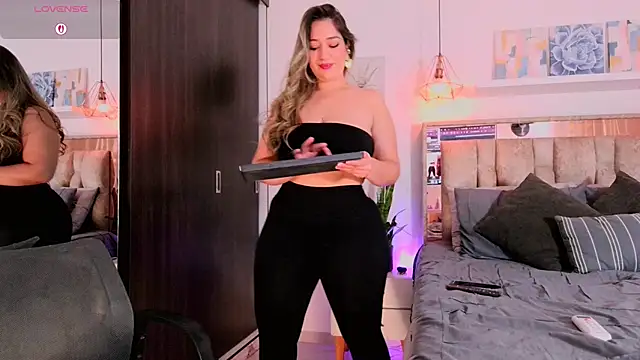 Dulce Morrys online show from March 15, 4:46 pm