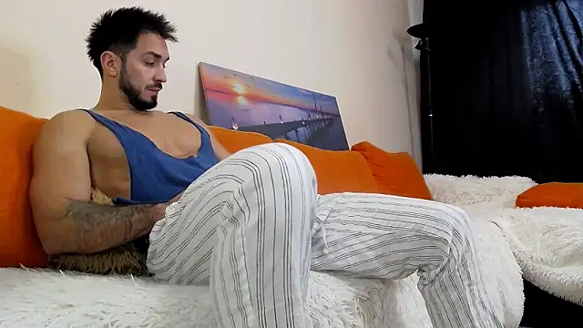 Snapshot of MichaelWills chatting on November 9, 12:58 pm MichaelWills online show from November 9, 12:58 pm