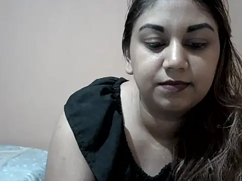 Snapshot of bellachow10 chatting on November 29, 8:12 pm bellachow10 online show from November 29, 8:12 pm