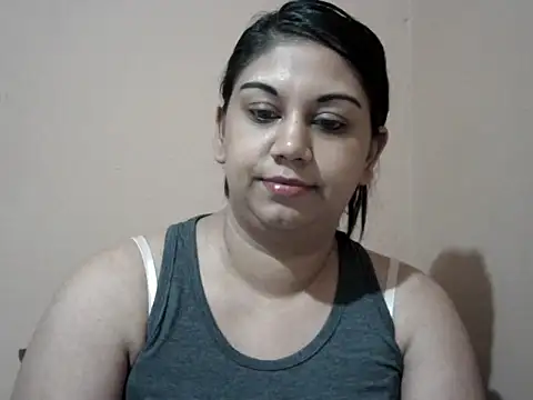 Snapshot of bellachow10 chatting on May 16, 6:50 pm bellachow10 online show from May 16, 6:50 pm