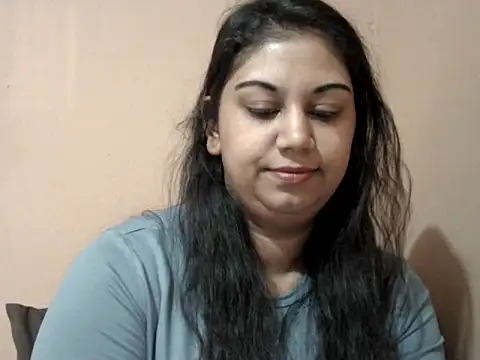 Snapshot of bellachow10 chatting on June 1, 6:15 am bellachow10 online show from June 1, 6:15 am