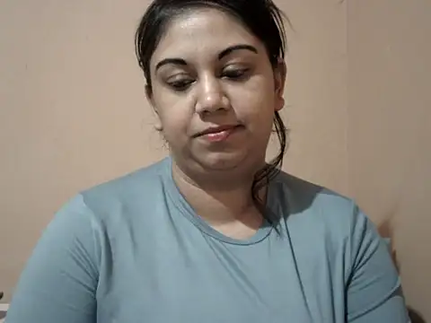 bellachow10 online show from July 24, 7:45 pm