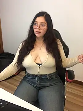 kayortiiz online show from May 1, 11:42 pm
