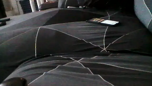 mickzizi online show from December 15, 9:02 am