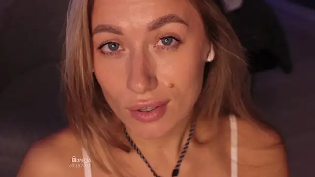 Snapshot of Blondie_Bunny chatting on November 3, 4:03 am Blondie Bunny online show from November 3, 4:03 am