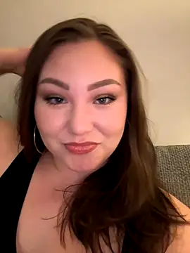 Snapshot of RosieDixx chatting on November 25, 5:18 am RosieDixx online show from November 25, 5:18 am