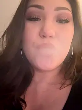 Snapshot of RosieDixx chatting on December 4, 4:44 am RosieDixx online show from December 4, 4:44 am