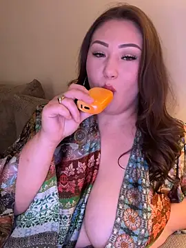 RosieDixx online show from May 26, 5:47 am