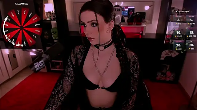 Snapshot of SofiRusselle chatting on October 31, 7:15 pm SofiRusselle online show from October 31, 7:15 pm