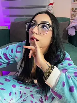 Snapshot of sophie_cute66 chatting on May 7, 5:57 am sophie cute66 online show from May 7, 5:57 am