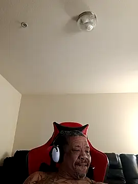 yellowwetfox online show from March 16, 4:11 pm