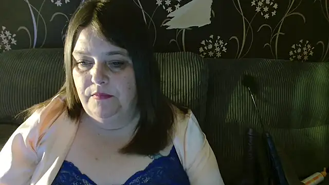 HouseWifeWhore Milf online show from September 27, 10:26 pm