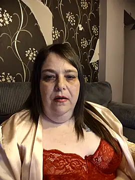HouseWifeWhore Milf online show from April 24, 9:39 pm