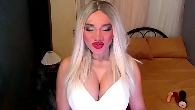 Snapshot of sexcindy chatting on September 18, 10:17 am sexcindy online show from September 18, 10:17 am