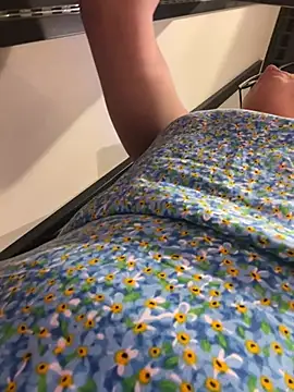 CrazzyChicks online show from July 4, 7:03 am