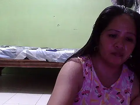 Snapshot of sweetlady_pinay chatting on March 14, 11:56 am sweetlady pinay online show from March 14, 11:56 am