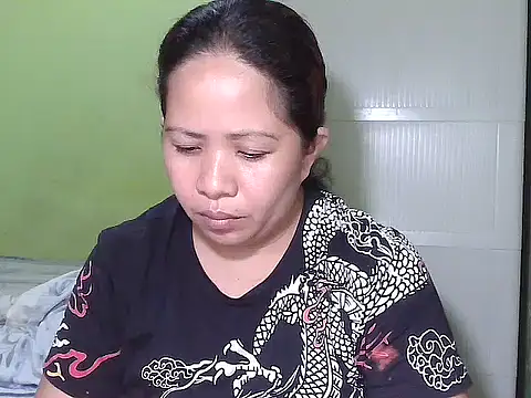 Snapshot of sweetlady_pinay chatting on October 18, 12:13 am sweetlady pinay online show from October 18, 12:13 am