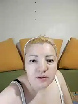 Snapshot of stefanyharper16 chatting on November 2, 2:41 pm stefanyharper16 online show from November 2, 2:41 pm