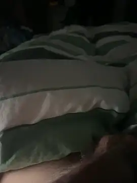 Snapshot of BennoBigD chatting on February 8, 12:28 am BennoBigD online show from February 8, 12:28 am