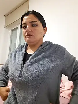 laura dirtyhot online show from January 8, 7:24 am