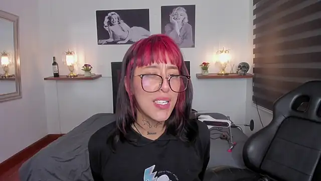 Mariana Joness online show from February 4, 8:24 am