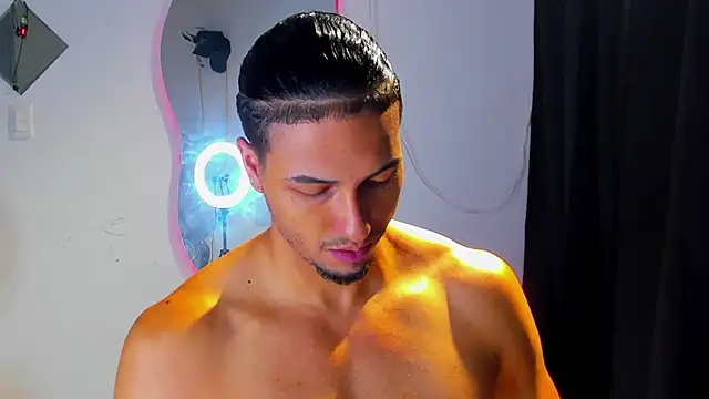 Snapshot of Kris_Khalifa69 chatting on September 17, 3:35 pm Kris Khalifa69 online show from September 17, 3:35 pm