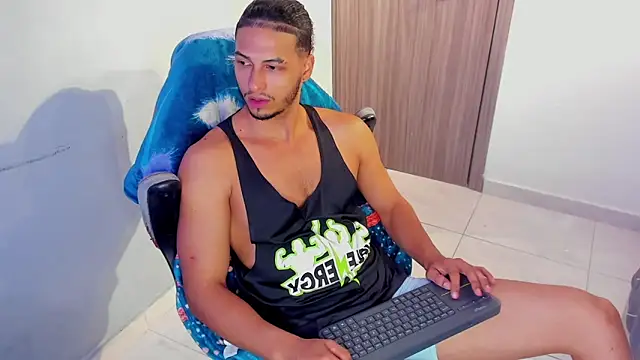 Snapshot of Kris_Khalifa69 chatting on November 25, 11:54 am Kris Khalifa69 online show from November 25, 11:54 am