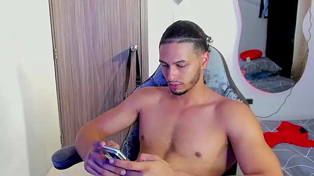 Snapshot of Kris_Khalifa69 chatting on November 26, 1:01 pm Kris Khalifa69 online show from November 26, 1:01 pm