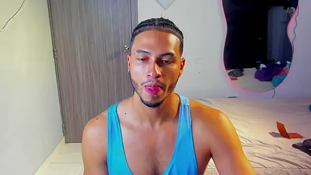 Snapshot of Kris_Khalifa69 chatting on December 4, 2:15 pm Kris Khalifa69 online show from December 4, 2:15 pm