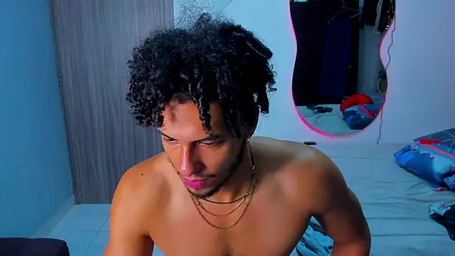 Snapshot of Kris_Khalifa69 chatting on December 14, 5:51 pm Kris Khalifa69 online show from December 14, 5:51 pm