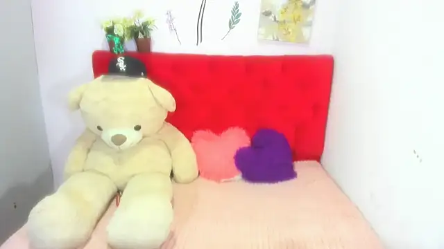 GiannaGoddes online show from January 13, 4:07 am