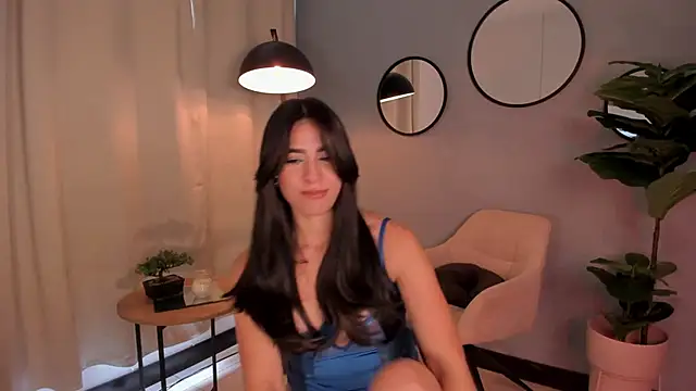 Snapshot of LiaPearce chatting on December 14, 3:36 pm LiaPearce online show from December 14, 3:36 pm