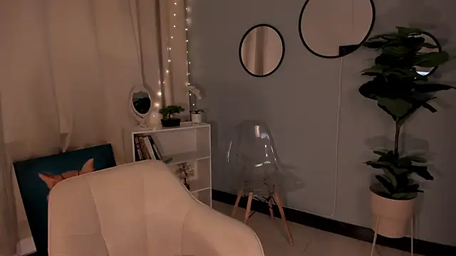 Snapshot of LiaPearce chatting on September 25, 12:42 pm LiaPearce online show from September 25, 12:42 pm