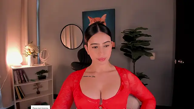 Snapshot of LiaPearce chatting on November 12, 12:05 pm LiaPearce online show from November 12, 12:05 pm