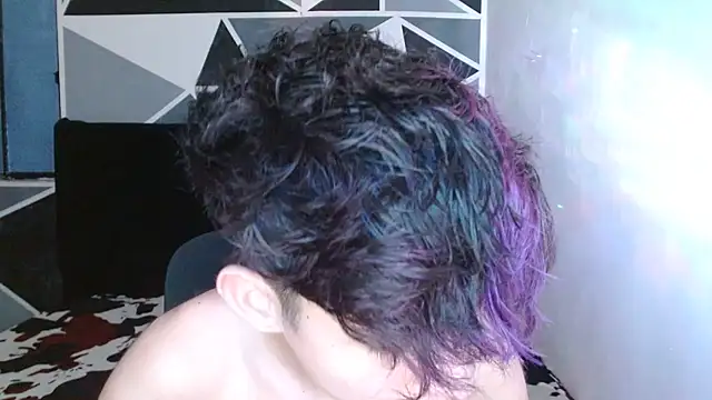 littlextreme online show from December 17, 6:02 am